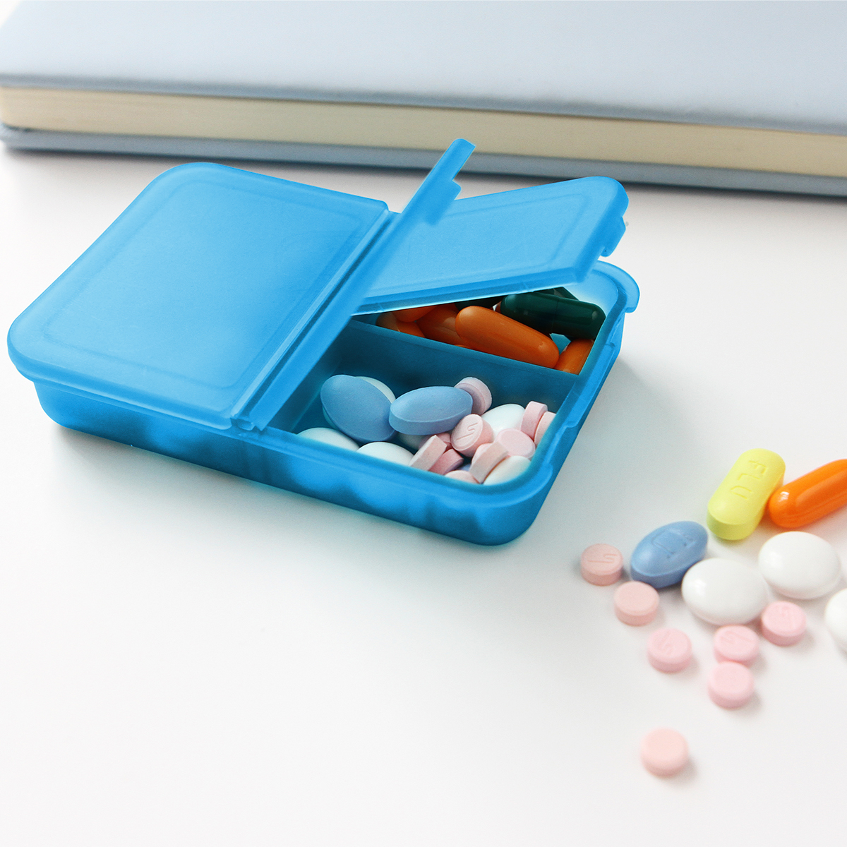 Pastillero con tres compartimentos. - Vista 3