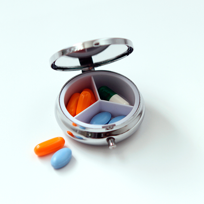 Pastillero con espejo. - Vista 2