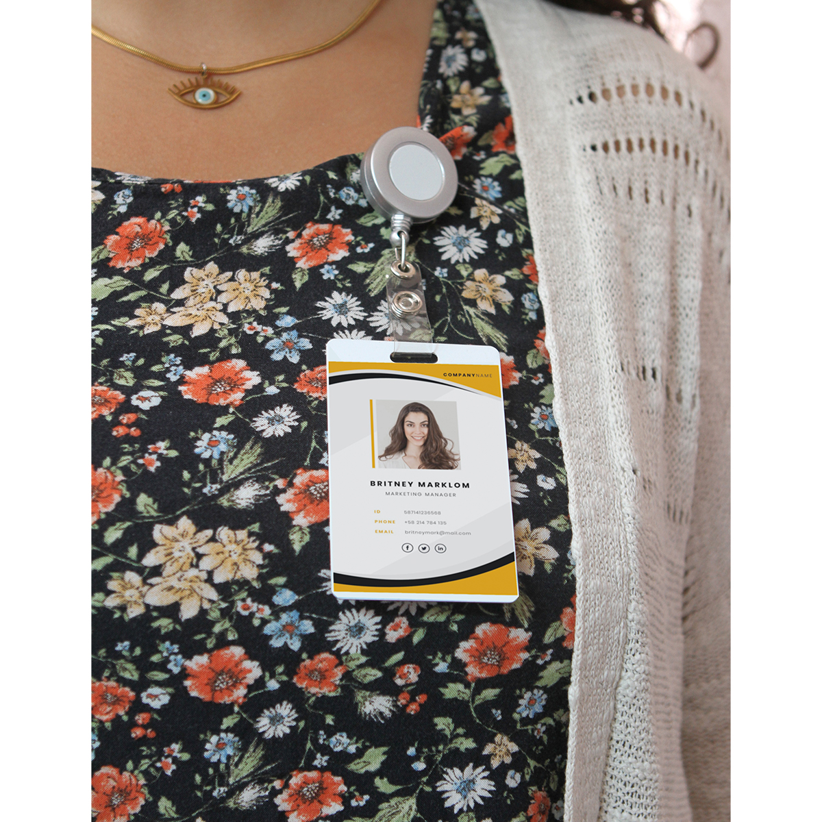 Porta gafete sólido. - Vista 3